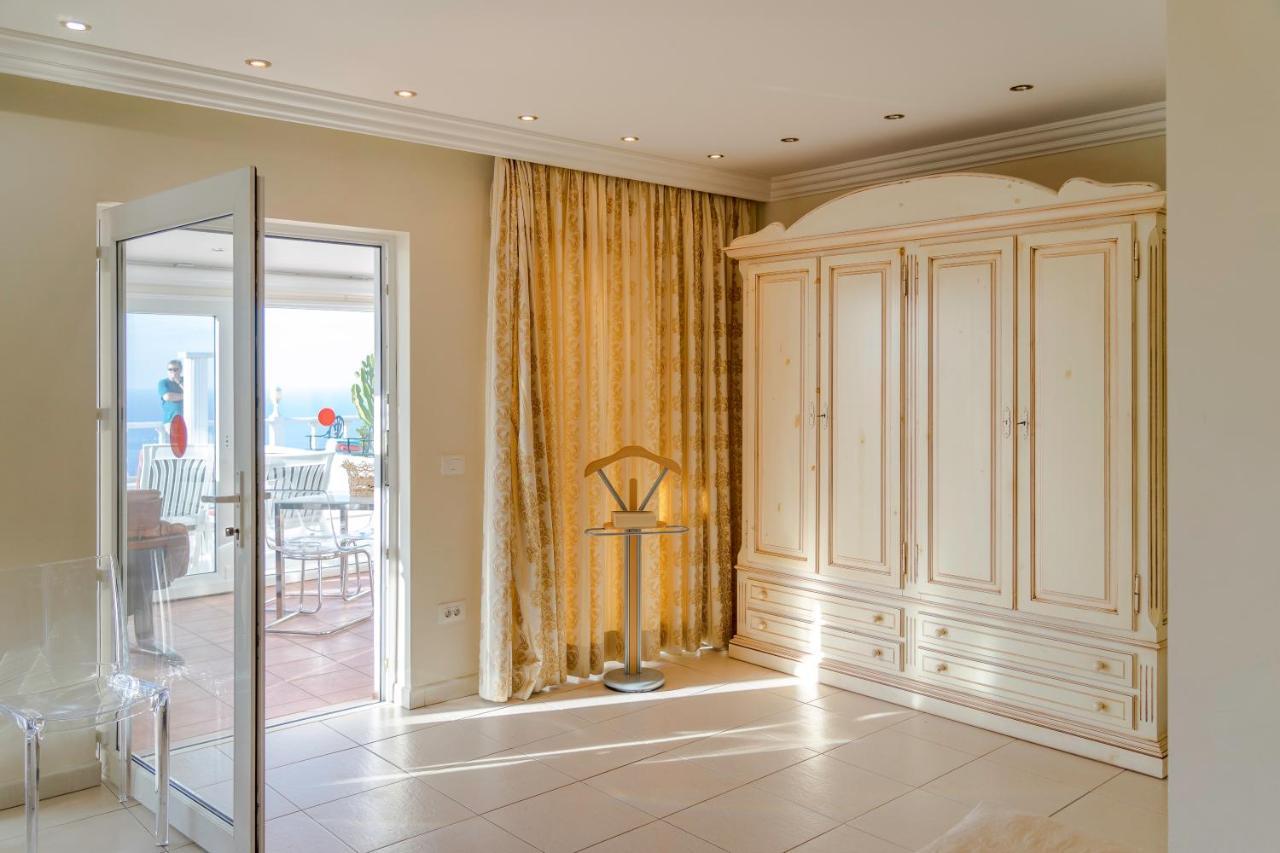 סנטה אורסולה Relaxing Villa Heated Pool Luxurious Views Massage מראה חיצוני תמונה