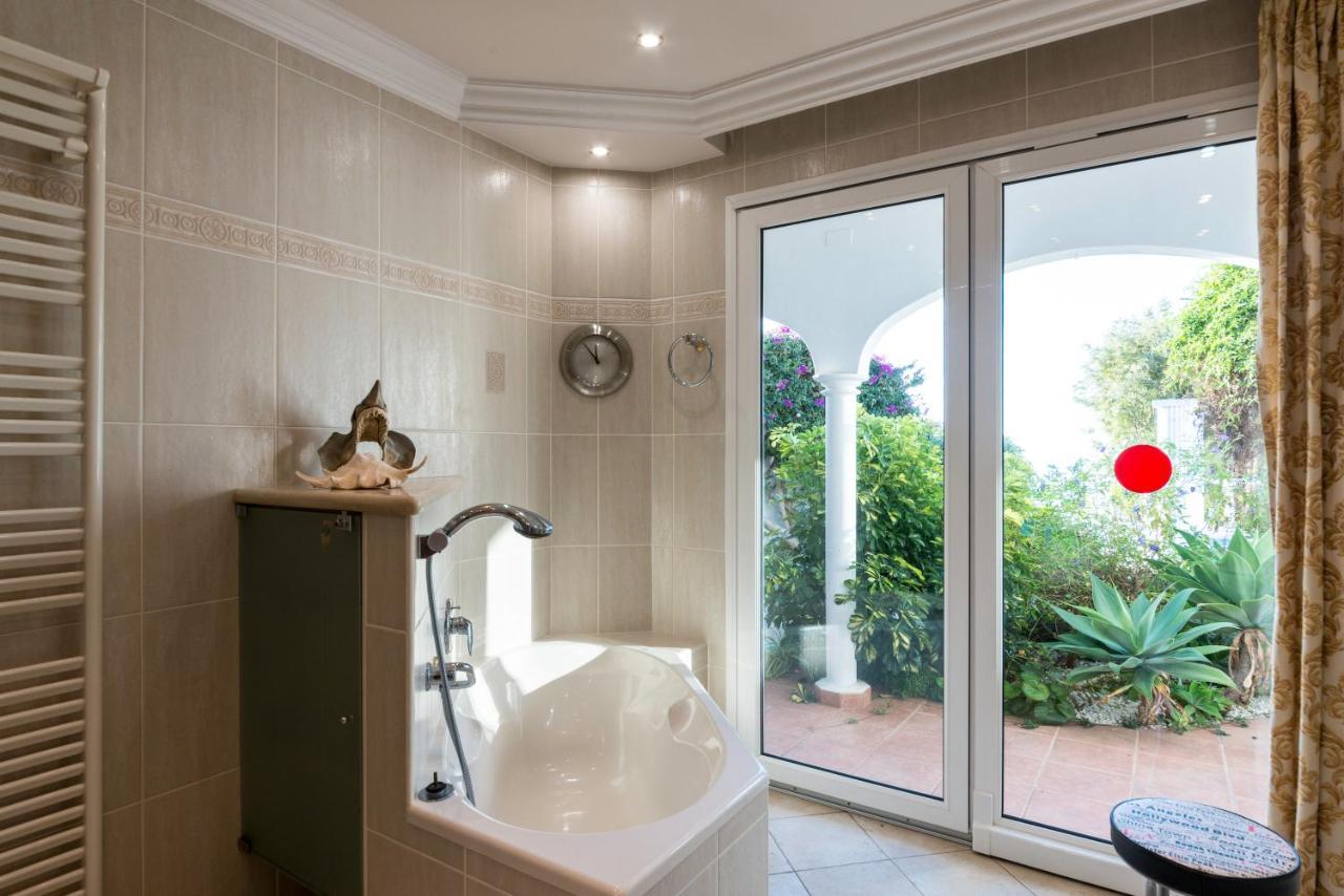 סנטה אורסולה Relaxing Villa Heated Pool Luxurious Views Massage מראה חיצוני תמונה