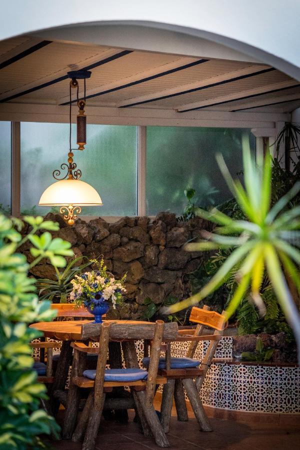 סנטה אורסולה Relaxing Villa Heated Pool Luxurious Views Massage מראה חיצוני תמונה