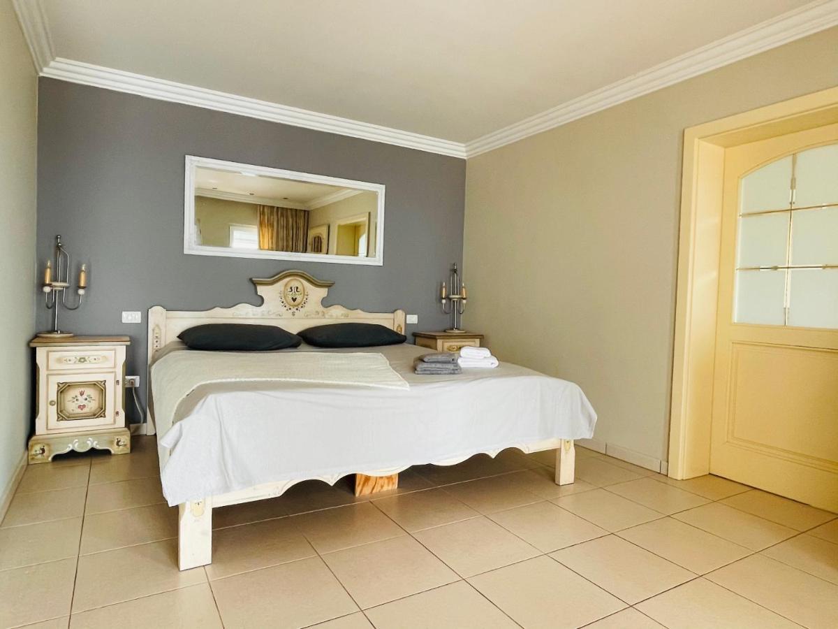 סנטה אורסולה Relaxing Villa Heated Pool Luxurious Views Massage מראה חיצוני תמונה